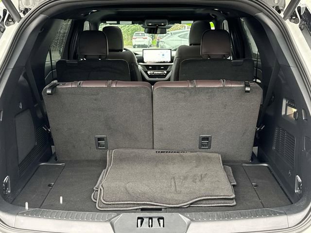 Certified 2025 Ford Explorer Platinum w/ Ultimate Package AWD/4WD image 13