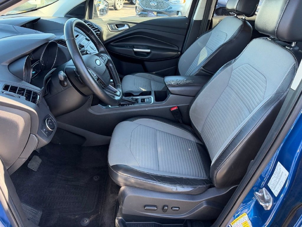 Certified 2017 Ford Escape SE w/ SE Sport Appearance Package AWD/4WD image 7