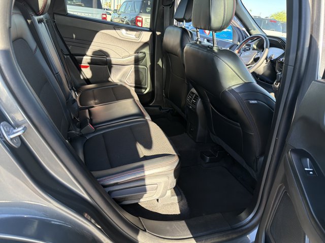 Certified 2025 Ford Escape ST-Line Select AWD/4WD image 17