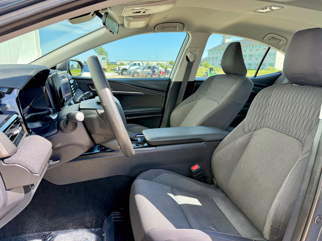 Used 2025 Toyota Camry LE FWD image 11