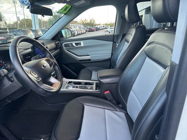 Certified 2022 Ford Explorer XLT w/ Equipment Group 202A image 14