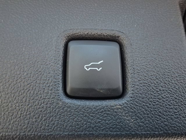 Certified 2022 Ford Escape SEL w/ SEL Stealth AWD Package image 31