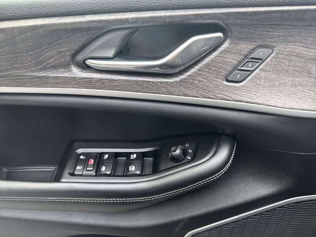Used 2024 Jeep Grand Cherokee Limited 4xe AWD/4WD image 13