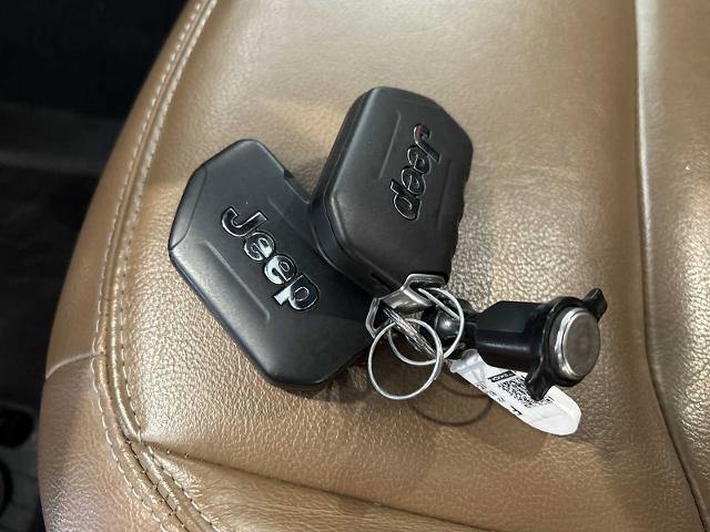 Used 2022 Jeep Wrangler Unlimited Sahara w/ Cold Weather Group image 33