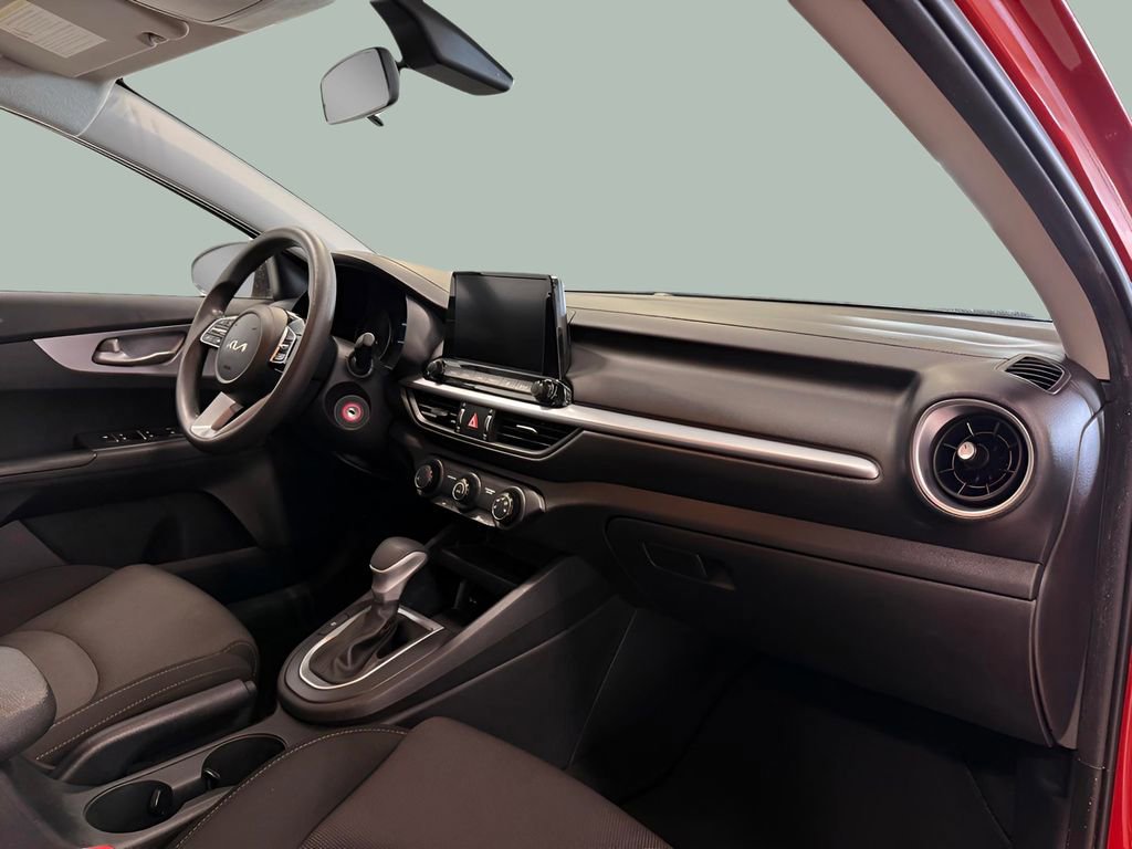Used 2022 Kia Forte LXS FWD image 9