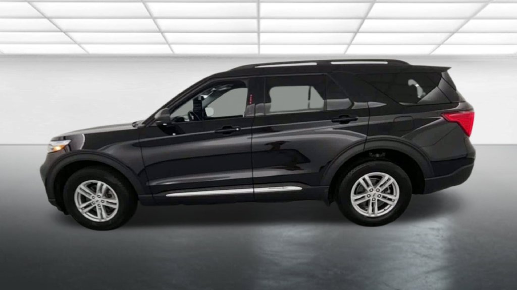 Certified 2024 Ford Explorer XLT w/ Equipment Group 202A AWD/4WD image 6