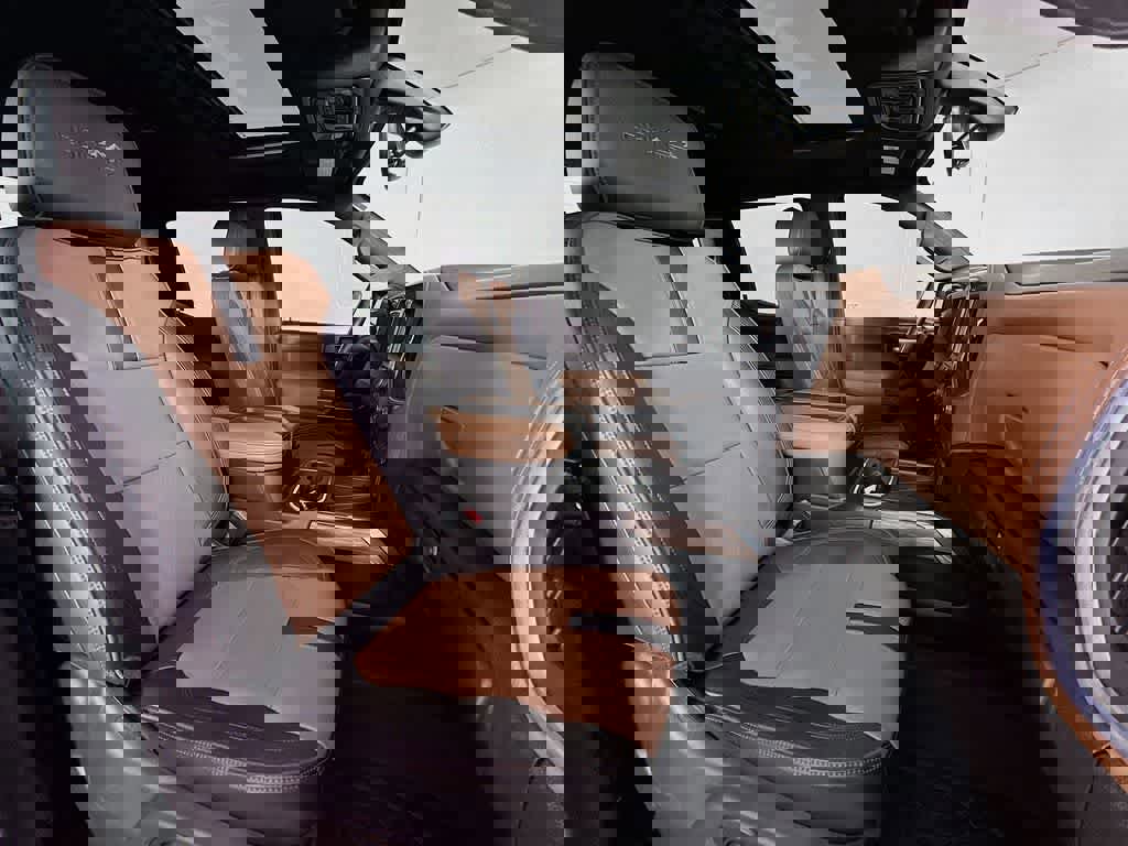 Used 2021 Chevrolet Silverado 1500 High Country w/ Technology Package image 18