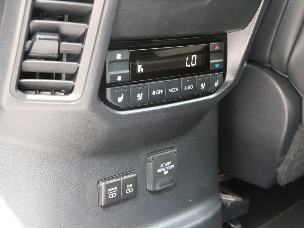 Used 2024 Toyota Sequoia Capstone AWD/4WD image 18