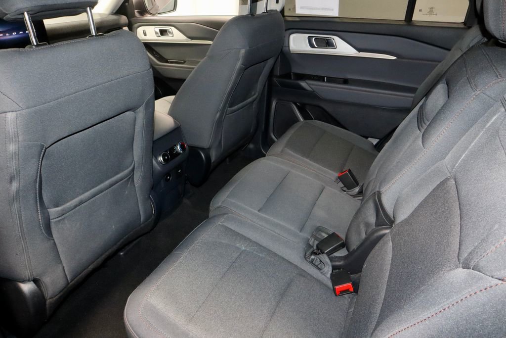 Certified 2025 Ford Explorer Active AWD/4WD image 21
