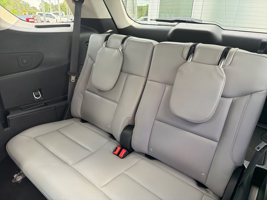 Certified 2025 Ford Explorer Active w/ Active Comfort Package RWD image 19
