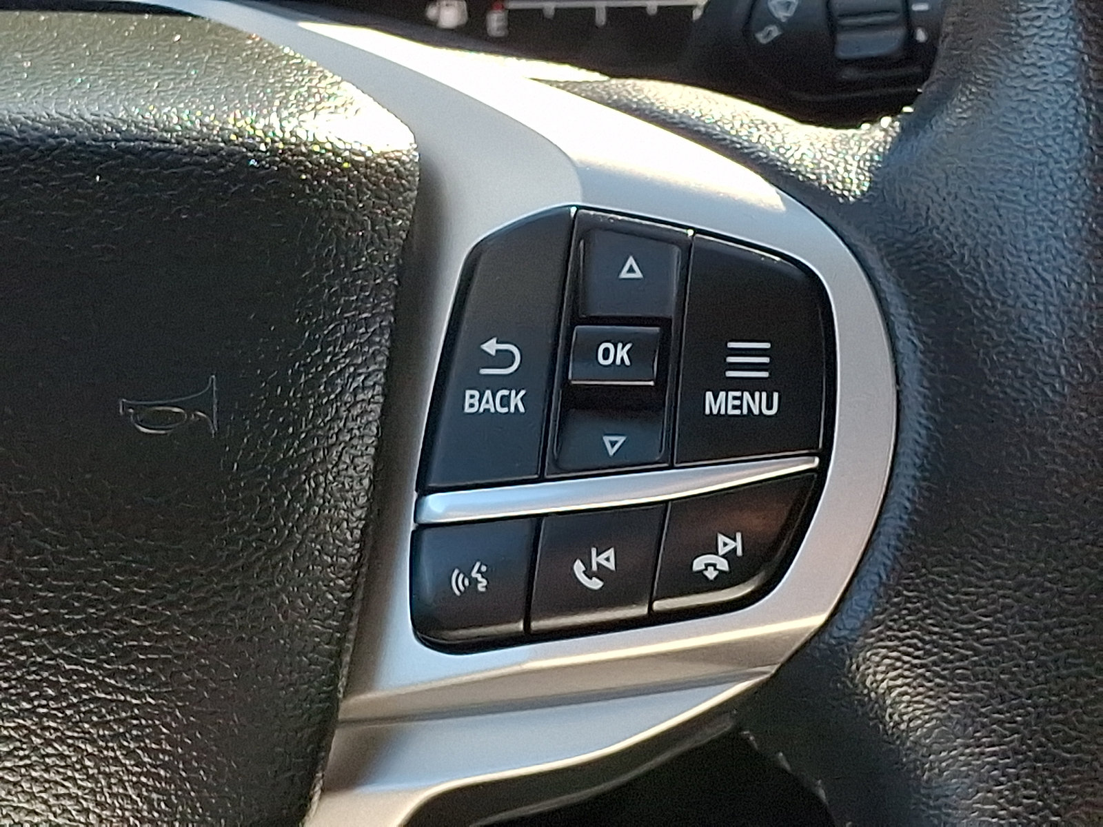 Certified 2023 Ford Explorer XLT w/ Equipment Group 202A AWD/4WD image 23