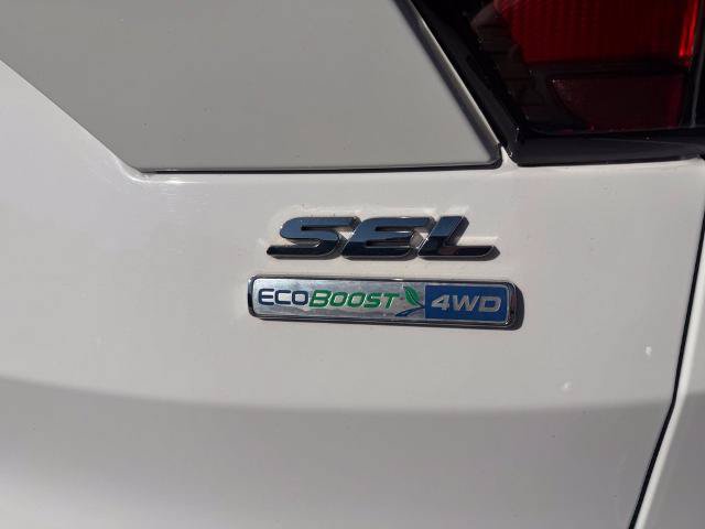 Certified 2018 Ford Escape SEL w/ SEL Sport Appearance Package AWD/4WD image 9