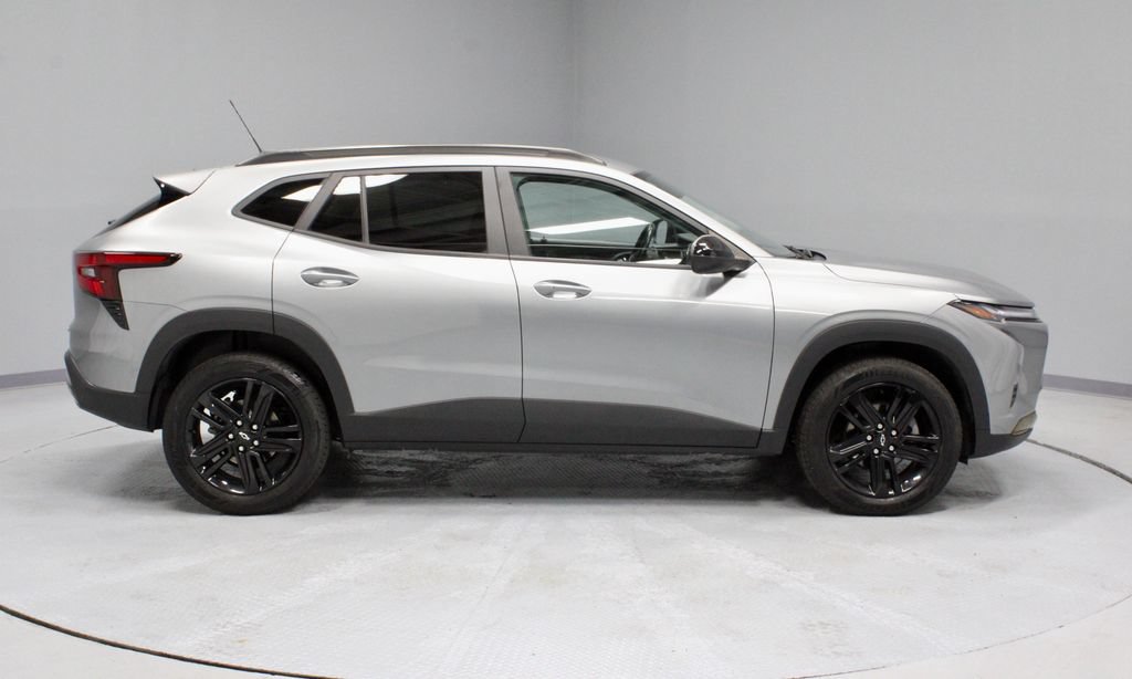 Used 2024 Chevrolet Trax ACTIV w/ Driver Confidence Package FWD image 5