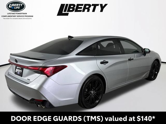 Used 2021 Toyota Avalon XSE FWD video 3