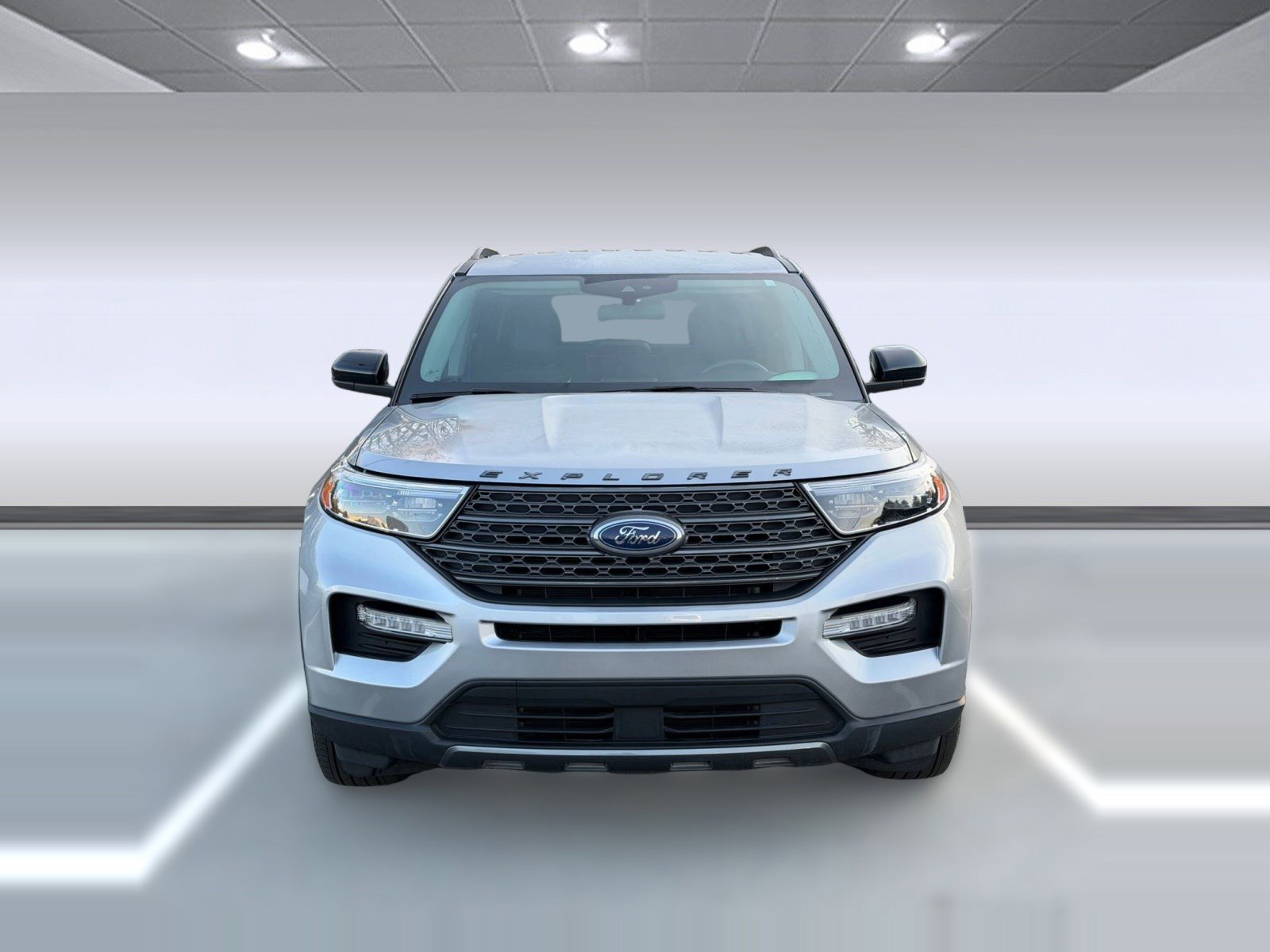 Certified 2022 Ford Explorer XLT w/ Equipment Group 202A image 8