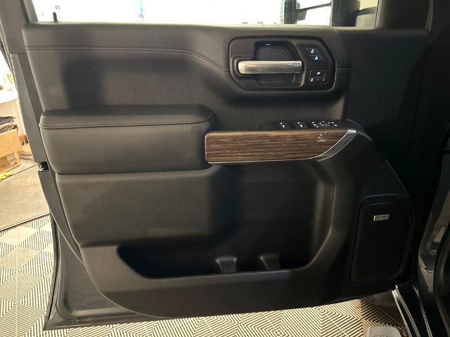 Used 2020 Chevrolet Silverado 2500 High Country w/ Technology Package AWD/4WD image 17