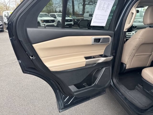Certified 2022 Ford Explorer XLT w/ Equipment Group 202A AWD/4WD image 17