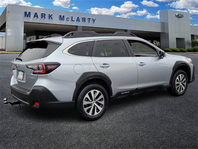 Used 2025 Subaru Outback Premium image 5