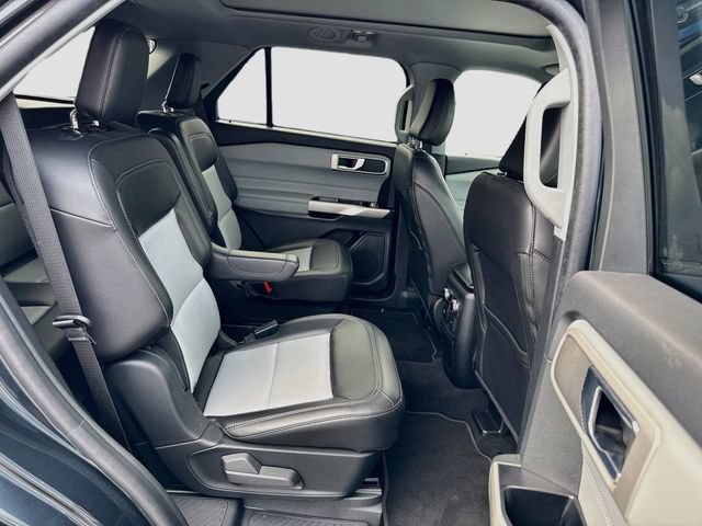 Certified 2022 Ford Explorer XLT w/ Equipment Group 202A AWD/4WD image 37