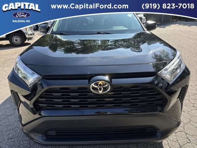 Used 2025 Toyota RAV4 LE AWD/4WD image 10