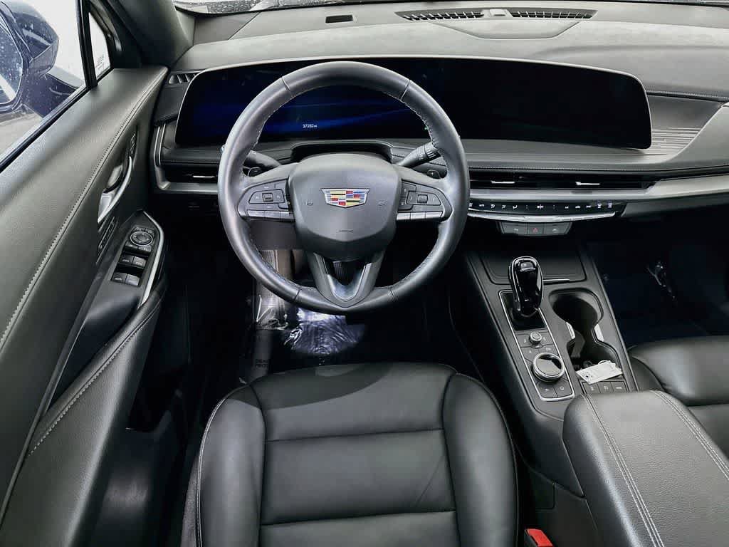 Used 2025 Cadillac XT4 Premium Luxury FWD image 10