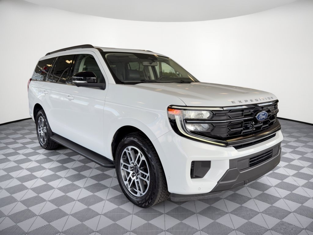 Certified 2025 Ford Expedition Active AWD/4WD image 7