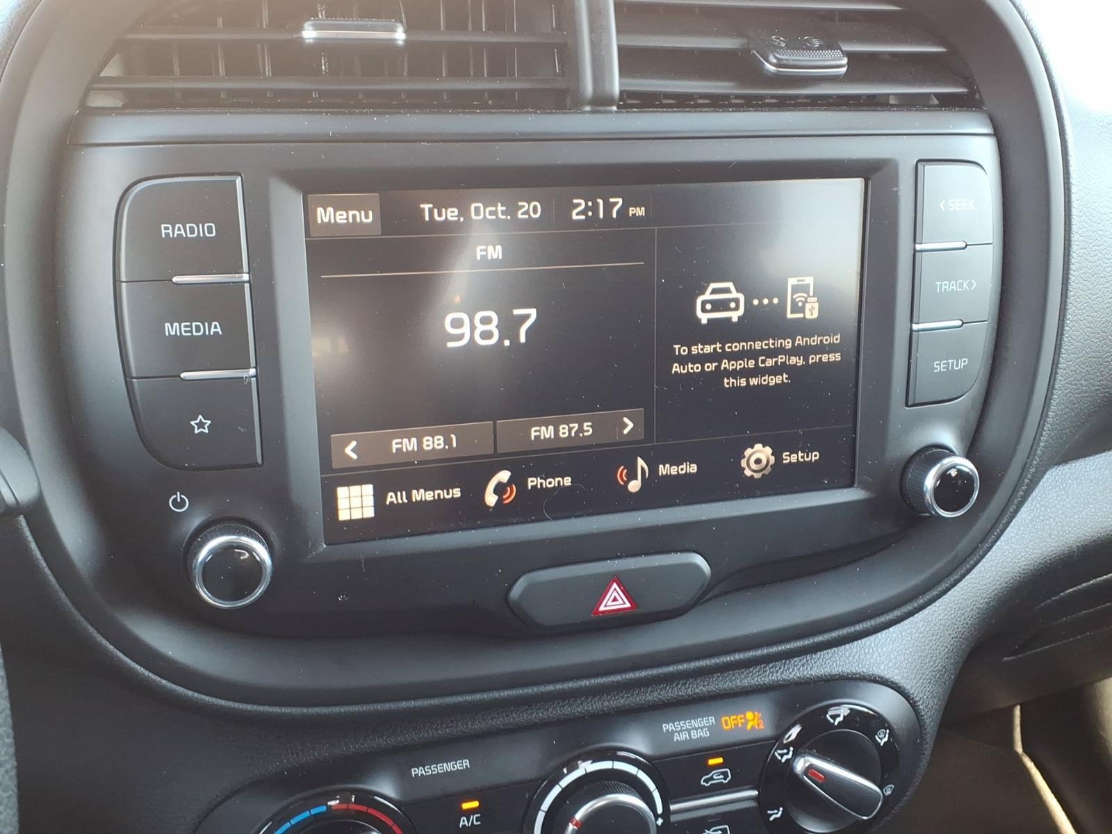 Used 2025 Kia Soul LX w/ LX Technology Package FWD image 23