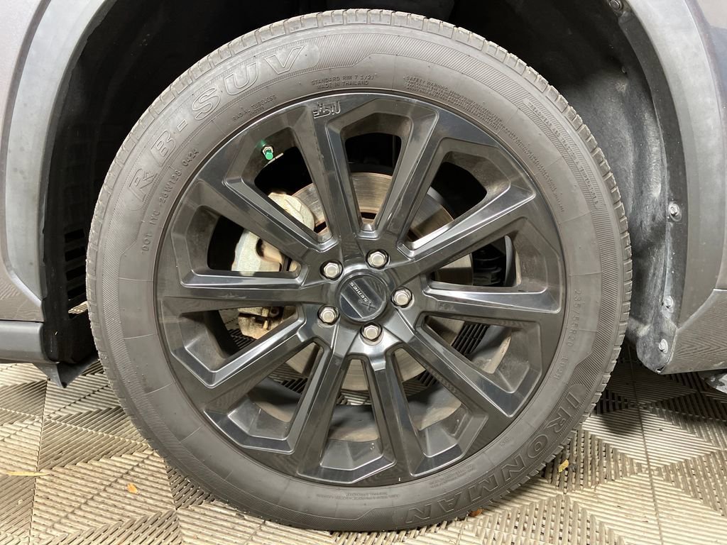 Used 2023 Toyota Highlander L image 13