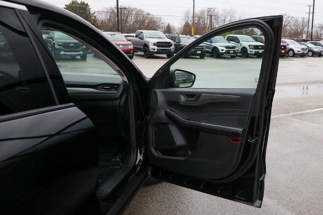 Certified 2023 Ford Escape Active AWD/4WD image 24