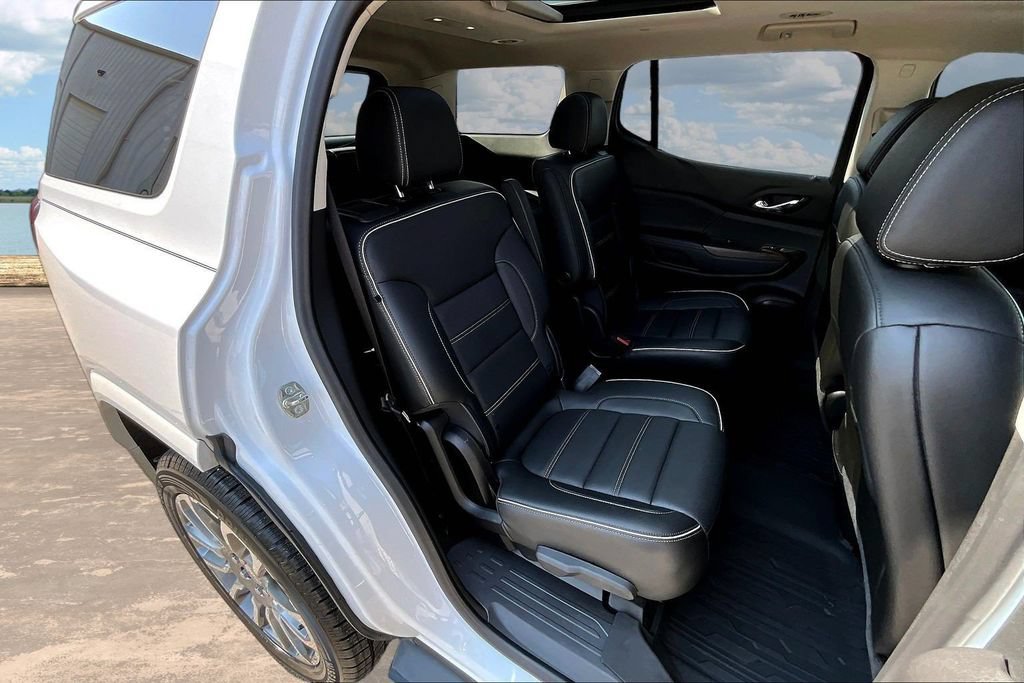 Used 2021 GMC Acadia Denali w/ Denali Technology Package FWD image 27