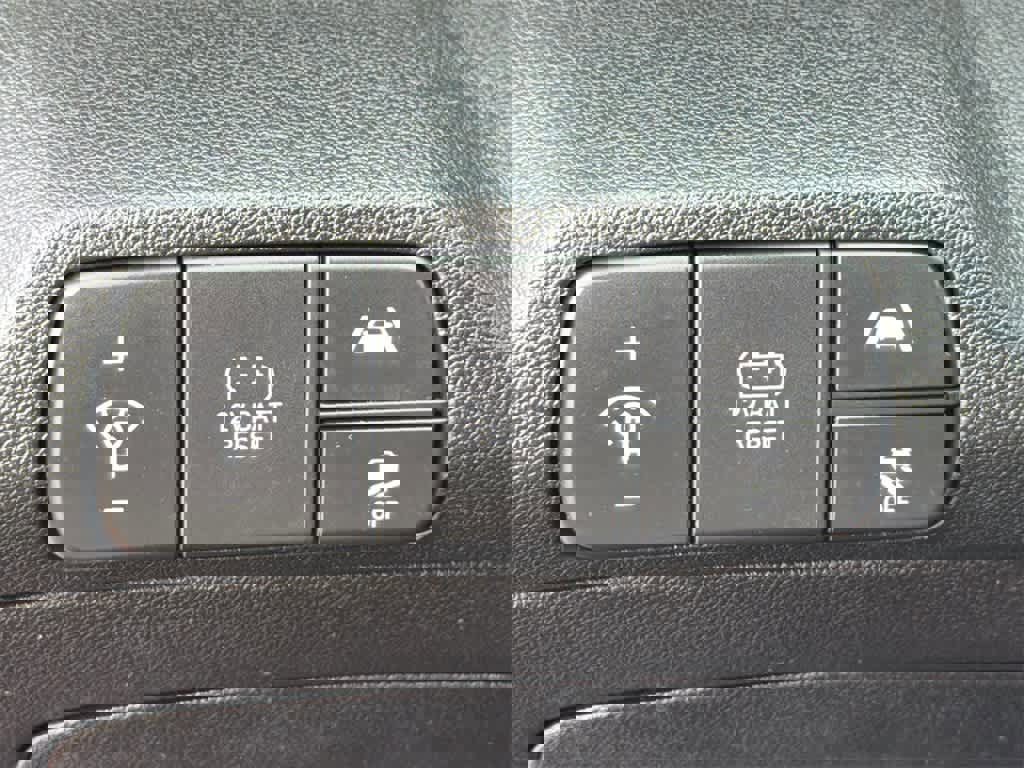 Used 2023 Hyundai Elantra Blue image 31