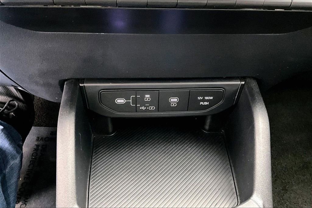 Used 2025 Kia K4 FWD image 32