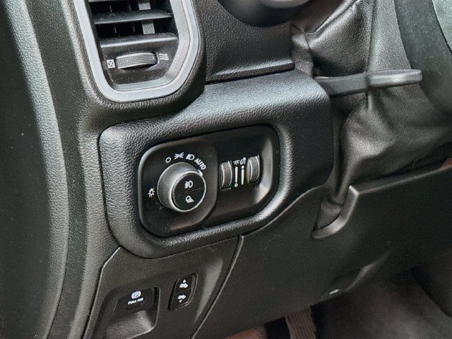 Used 2019 RAM 1500 Big Horn AWD/4WD image 10