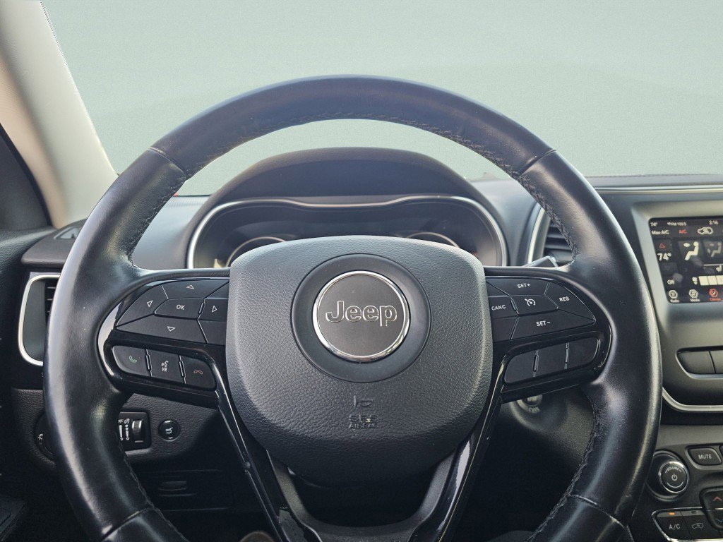 Used 2020 Jeep Cherokee Latitude Plus image 28