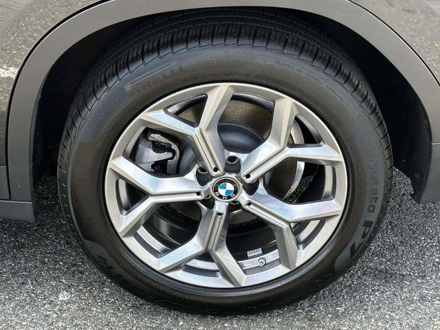 Used 2024 BMW X4 xDrive30i w/ Parking Assistance Package AWD/4WD image 13