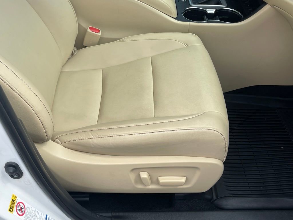 Used 2019 Toyota Highlander XLE AWD/4WD image 19