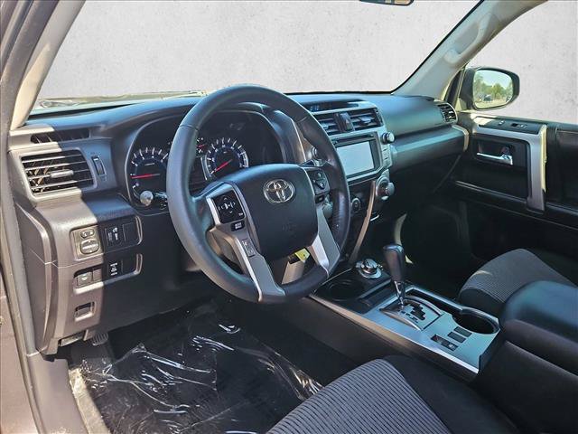 Used 2018 Toyota 4Runner SR5 AWD/4WD image 10