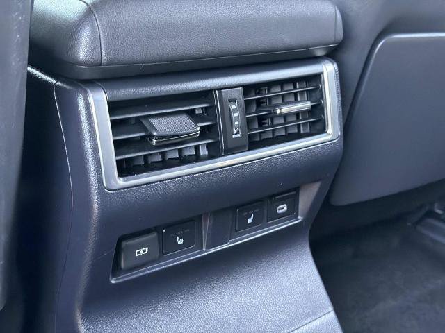 Used 2024 Lexus GX 550 AWD/4WD image 18
