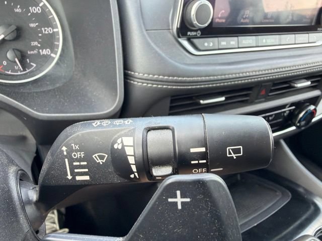 Used 2023 Nissan Rogue S AWD/4WD image 40