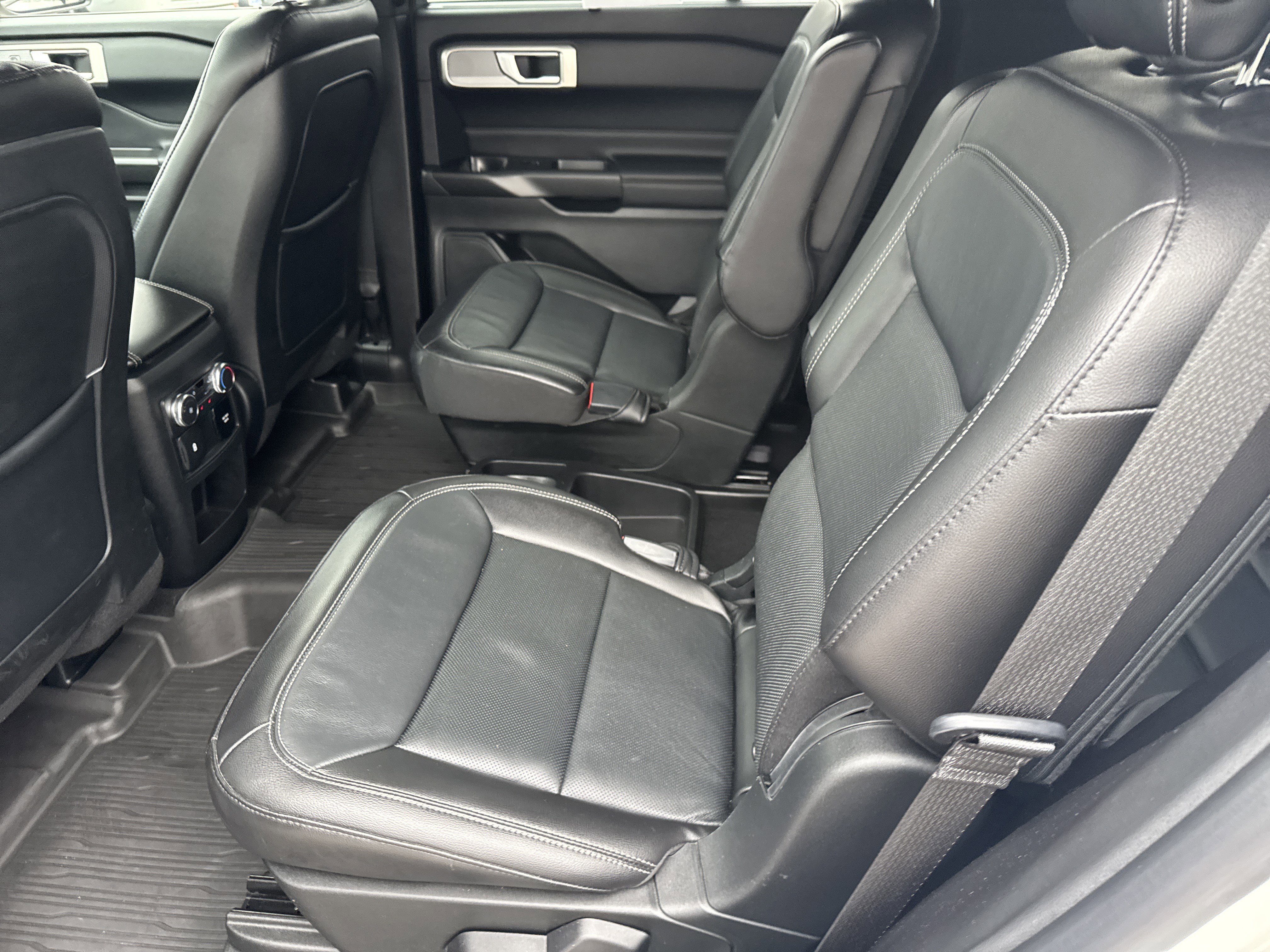 Certified 2020 Ford Explorer Limited image 11