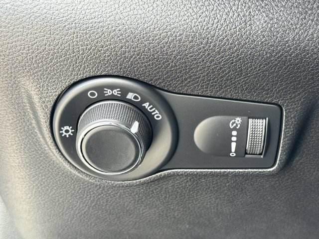 Used 2024 Jeep Compass Sport w/ Mopar Graphics Package AWD/4WD image 36