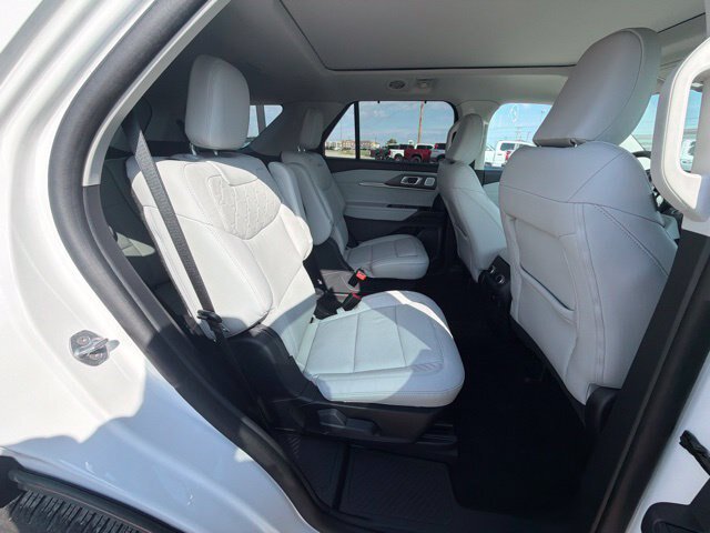 Certified 2025 Ford Explorer Platinum w/ Ultimate Package AWD/4WD image 26