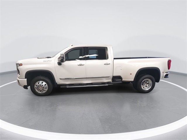 Used 2024 Chevrolet Silverado 3500 High Country w/ Technology Package image 2