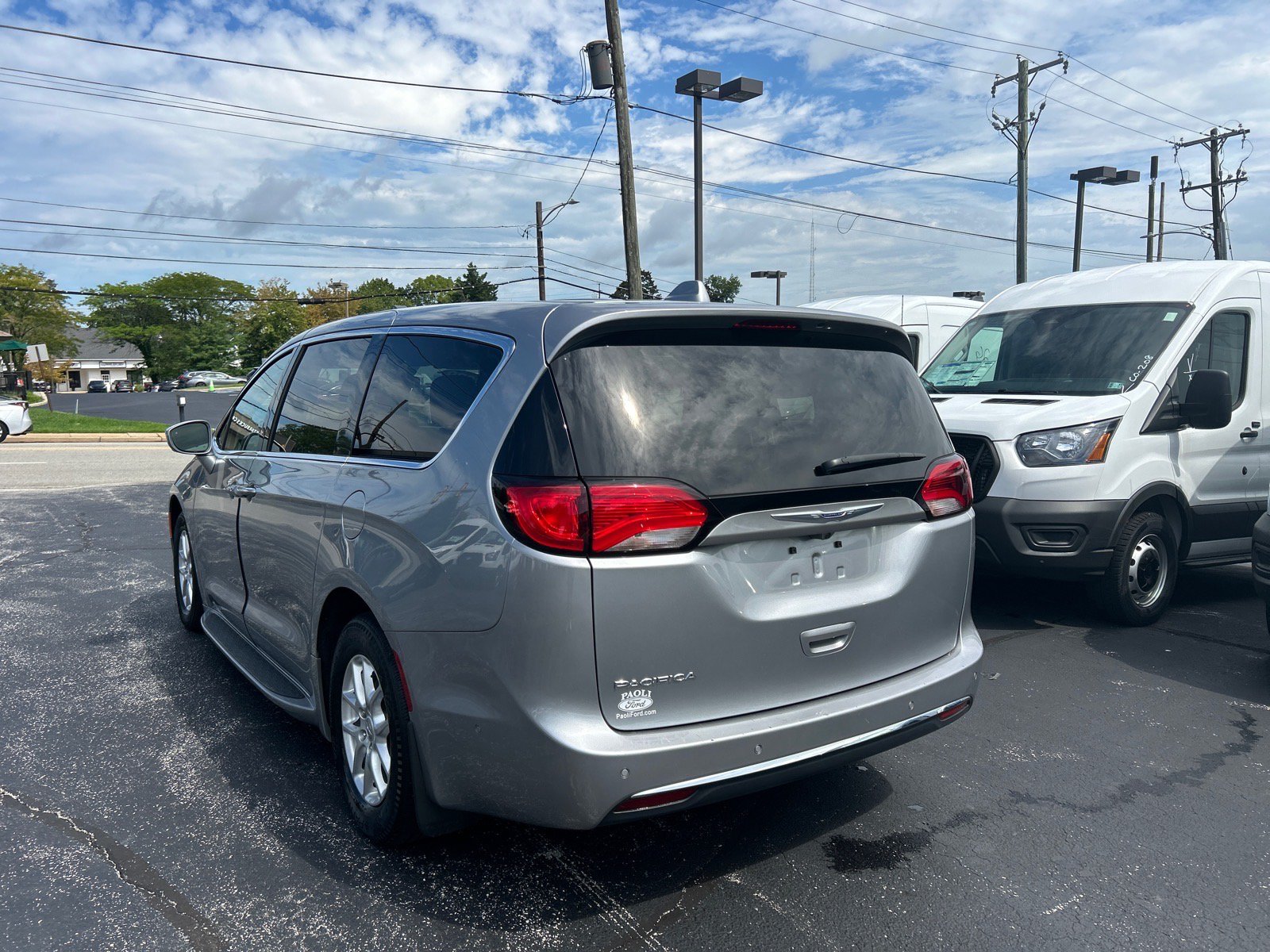 Used 2020 Chrysler Pacifica Touring w/ Advanced Safetytec Group FWD image 13