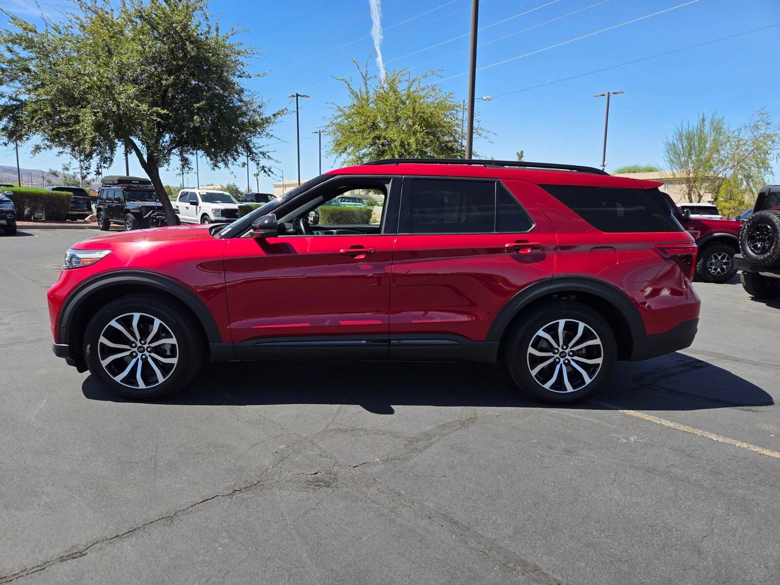 Certified 2020 Ford Explorer ST w/ Premium Technology Package AWD/4WD image 3