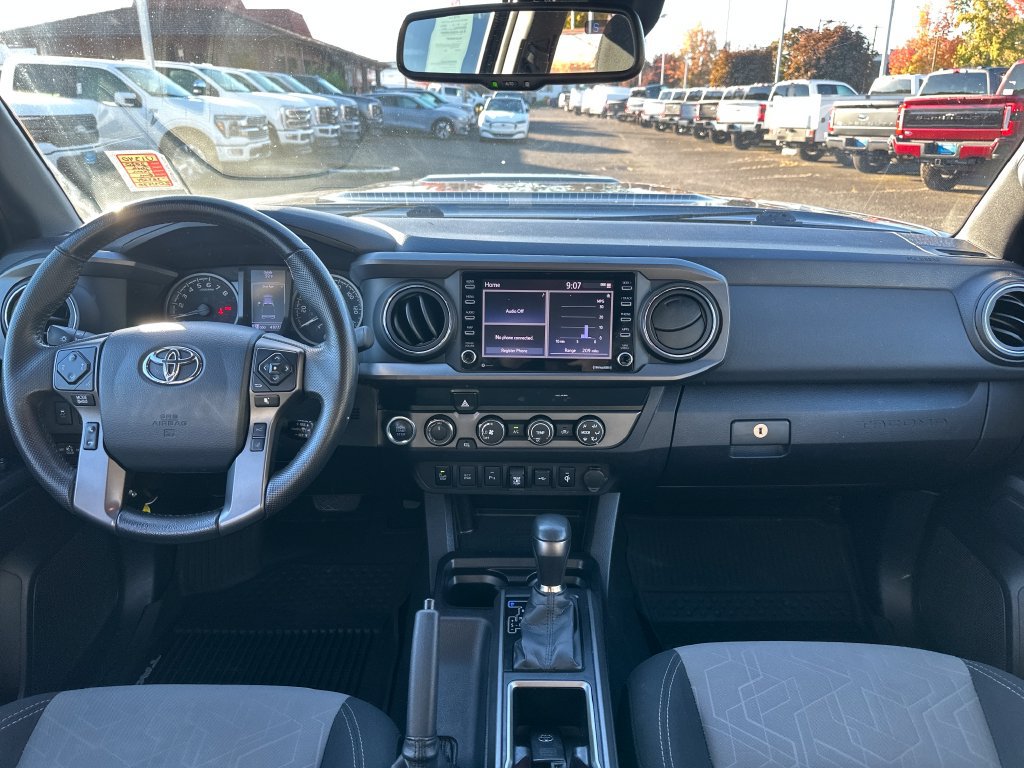Used 2020 Toyota Tacoma TRD Sport w/ Technology Package AWD/4WD image 19