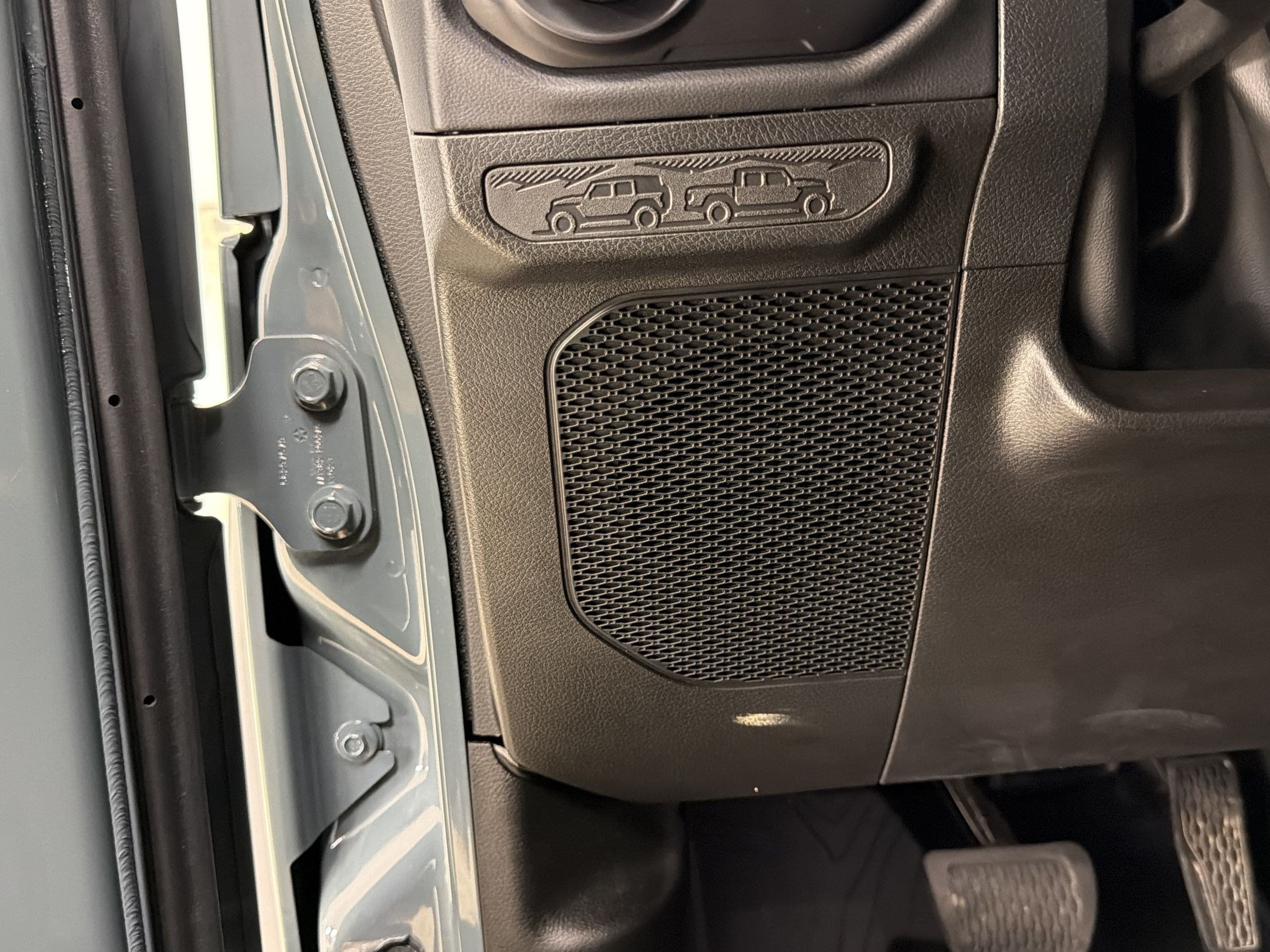Used 2024 Jeep Wrangler Unlimited Rubicon w/ Safety Group AWD/4WD image 19
