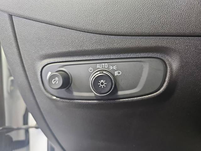 Used 2020 Chevrolet Equinox LS FWD image 24