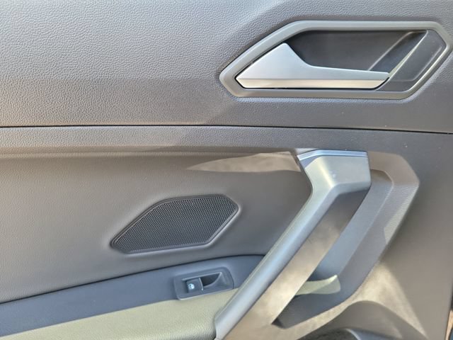 Used 2021 Volkswagen Tiguan SE FWD image 12