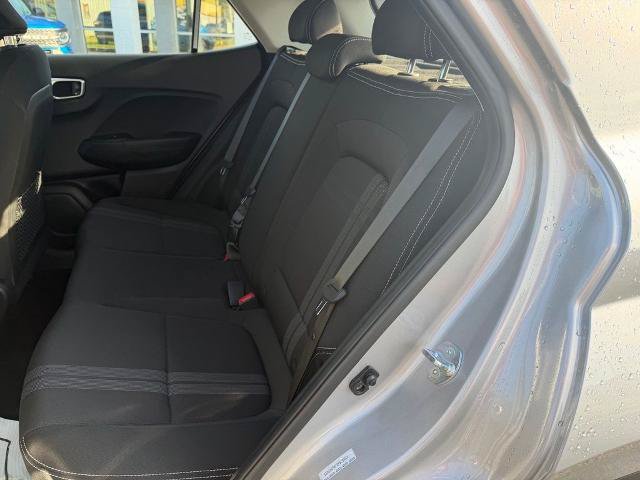 Used 2025 Hyundai Venue SEL FWD image 17
